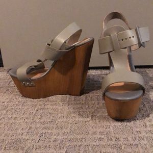 Brand New Steve Madden Strappy Wedges